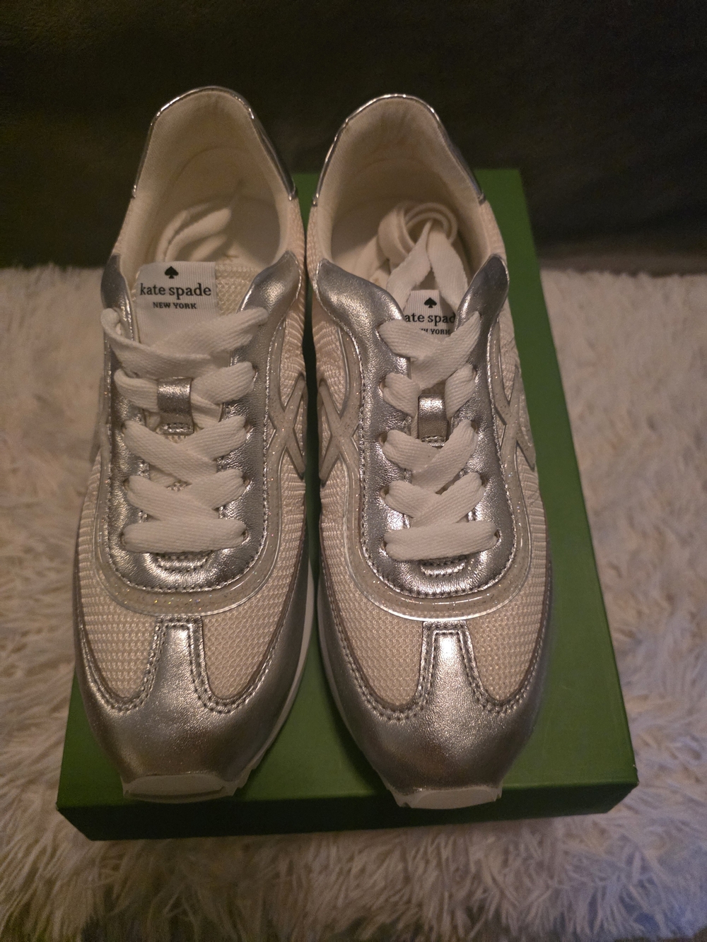 kate spade Silver & White Women’s Low-Top Sneaker